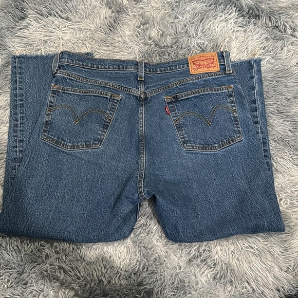 Levi's CAPRI Blue Denim Jeans with Signature Patch - Picture 12 of 12